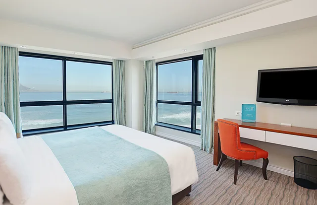 Mountain, King Bed, Sea View، Blaauwberg Beach Hotel 4/10