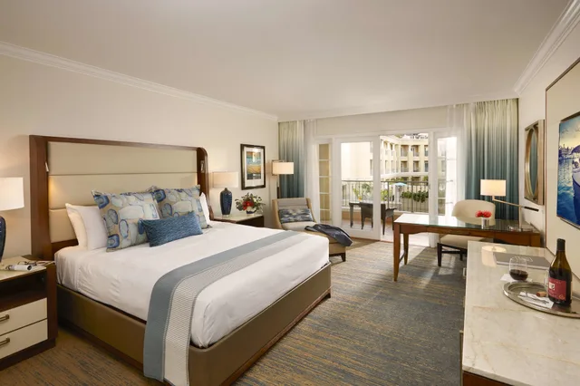 Newport, Suite, King Bed، Balboa Bay Resort 1/5