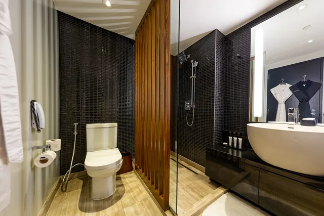 غرفة ديلوكس بسرير مزدوج أو سريرين منفصلين بإطلالة على المسبح، City of Dreams Nobu Hotel Manila 3/4