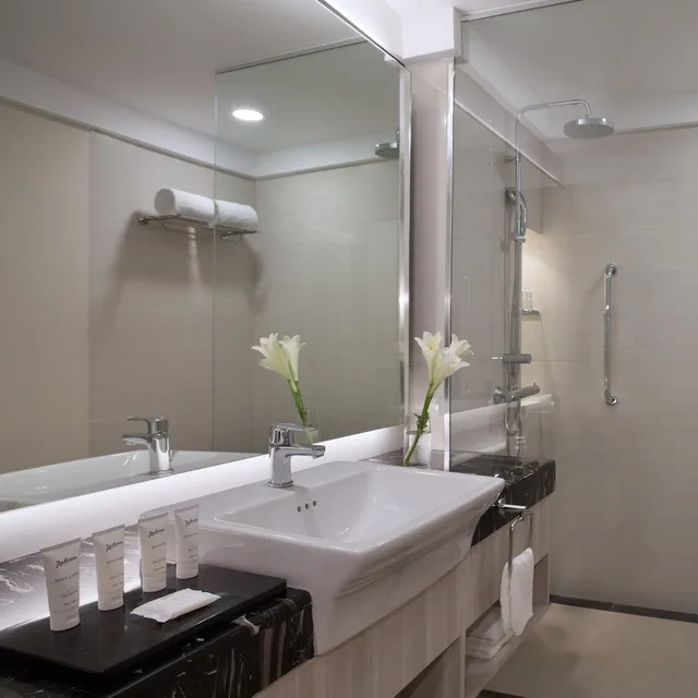 غرفة ديلوكس بسرير مزدوج، AIHO Hotel Medan 3/3