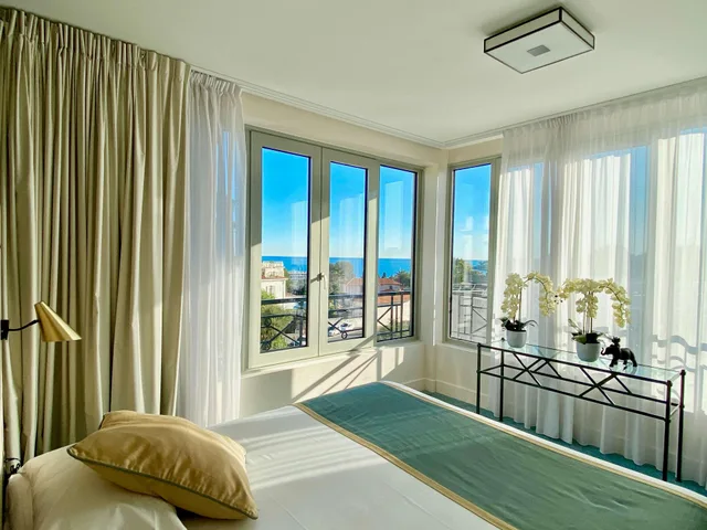 Suite, King Bed, Best Western Hotel Journel Antibes- Juan les Pins 2/3