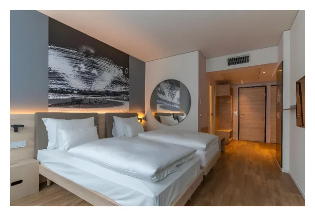جناح جونيور بسرير كوين مع أريكة، Roomz Vienna Prater 1/1