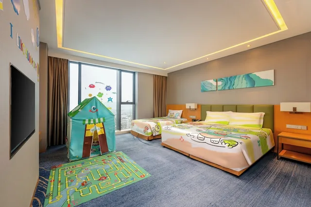 Premium, 1 King and 1 Single Beds, Holiday Inn Neijiang Riverside 1/4