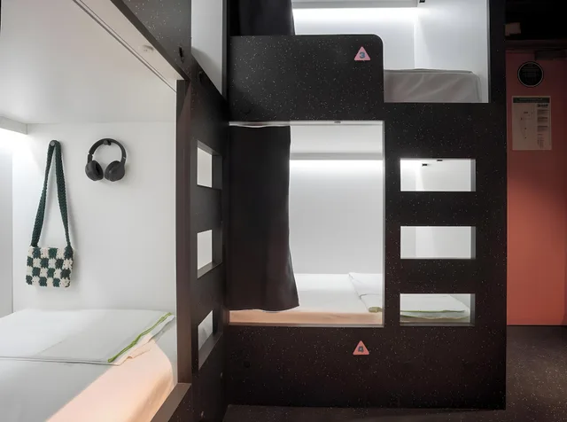 Female Dorm, Female Only, Standard, Bunk Bed، Amistat City Hostel Barcelona 1/1