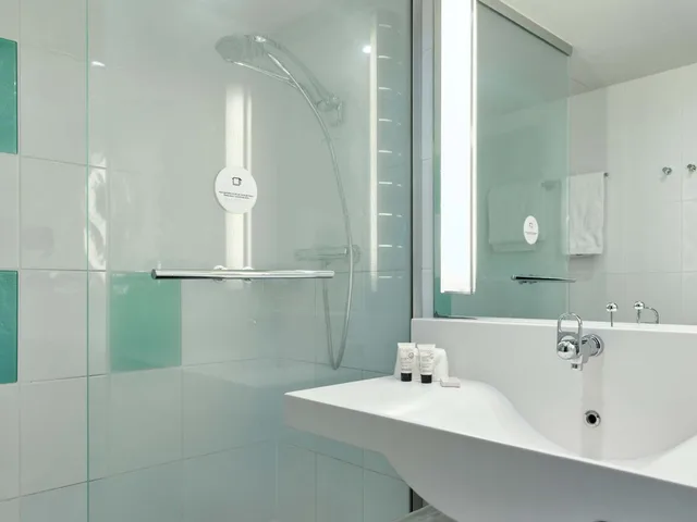 غرفة ثلاثية بسرير فردي، B&B Hotel Cergy Port 4 Stars 6/6