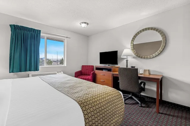 غرفة قياسية بسرير كينج، Rodeway Inn Rapid City SD 9/10