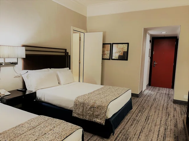 جناح عائلي بسرير كينج للمدخنين، Crowne Plaza St Peter S 2/5