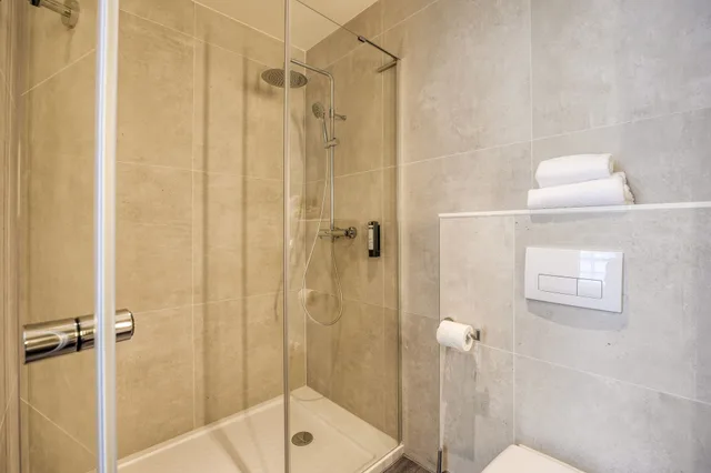 غرفة بسريرين منفصلين، B&B Hotel Hasselt 6/6