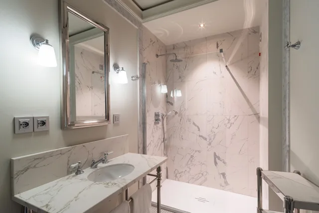 جناح جونيور بسرير كينج بشرفة مع أريكة، Room Mate Gran Filippo, Rome Fontana di Trevi 7/8