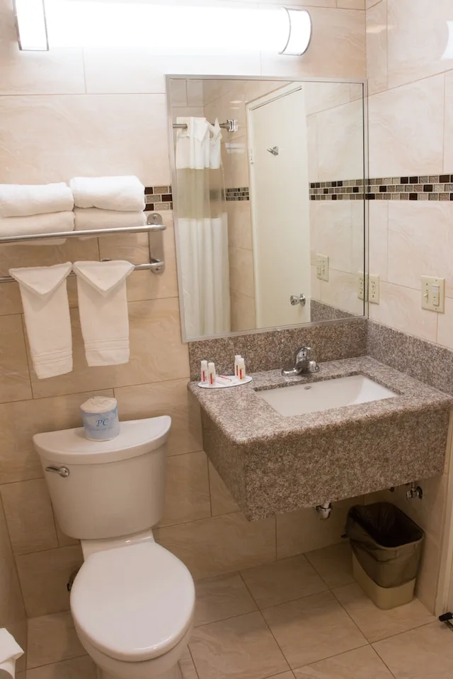 غرفة بسريرين مزدوجين للمدخنين لذوي الإعاقة، Days Inn by Wyndham Indio 7/9