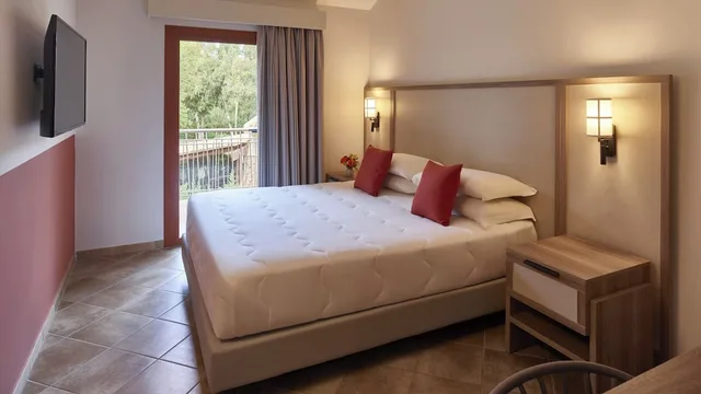 غرفة كلاسيكية بسرير مزدوج، Calaserena Resort 1/3