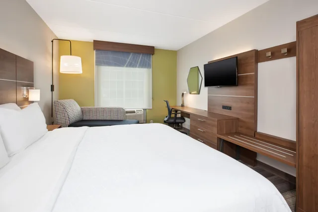 غرفة بسرير كينج، Holiday Inn Express Hotel & Suites Warrenton 1/4