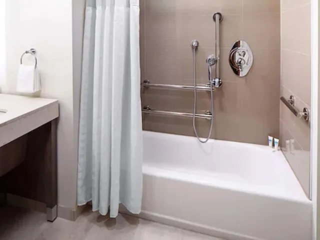غرفة بسرير كينج مع أريكة لذوي الإعاقة، Hyatt Place Scottsdale North 2/2