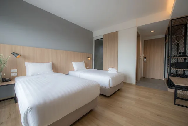 Standard, King Bed, Building a، Mii Hotel Srinakarin 3/4