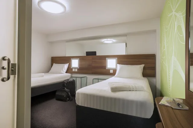 Inner, Twin Beds، Point A Hotel Paddington 1/3