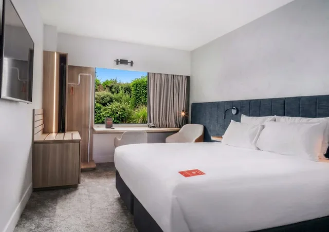 غرفة بسرير كينج بإطلالة على المدينة لذوي الإعاقة، IBIS ROTORUA 2/3