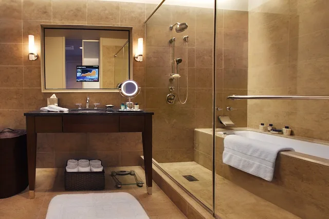 غرفة سوبيريور بسرير كينج، Trump International Hotel & Tower Chicago 1/1