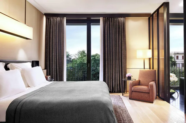 غرفة بريميوم بسرير مزدوج، Bulgari Hotel Milano 1/3