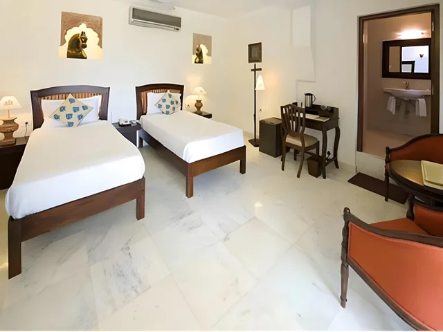Royal, Chambers، Fort Khejarla 1/1