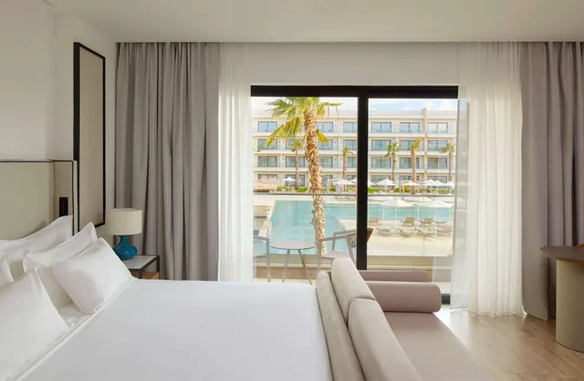 Deluxe, Infinity Pool View، MELIA DURRES ALBANIA 1/2