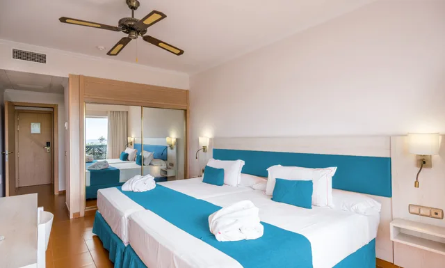غرفة سوبيريور بسرير مزدوج أو سريرين منفصلين، BLUESEA Costa Bastian 1/3