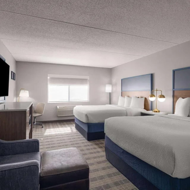 غرفة ديلوكس بسرير كوين لذوي الإعاقة، AmericInn by Wyndham Shakopee Near Canterbury Park 5/9