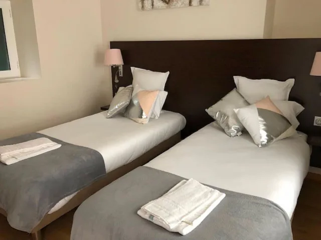 غرفة سوبيريور بسريرين منفصلين، Hotel Le Saint - Patrice 3/4