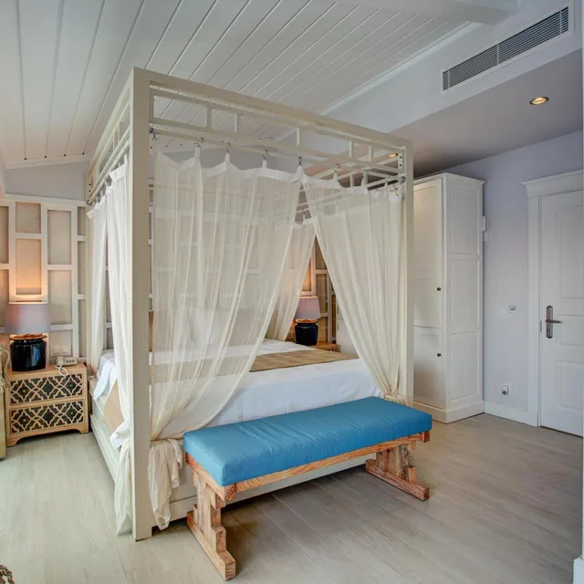 جناح سيغنتشر، Meis Exclusive Hotel 2/10