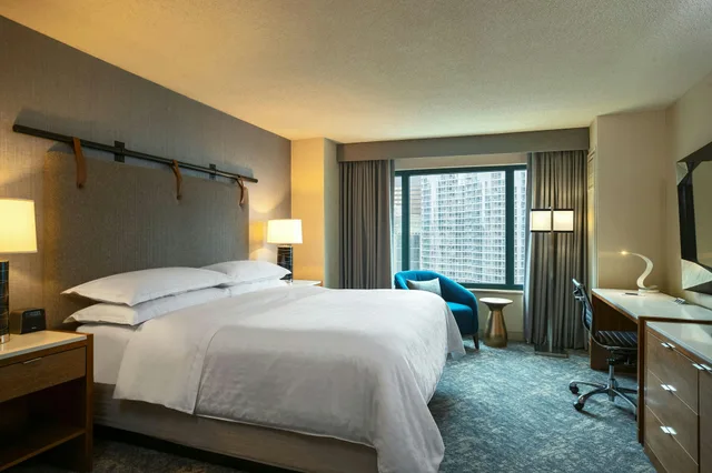 غرفة بسرير كينج، Sheraton Grand Chicago Riverwalk 1/2