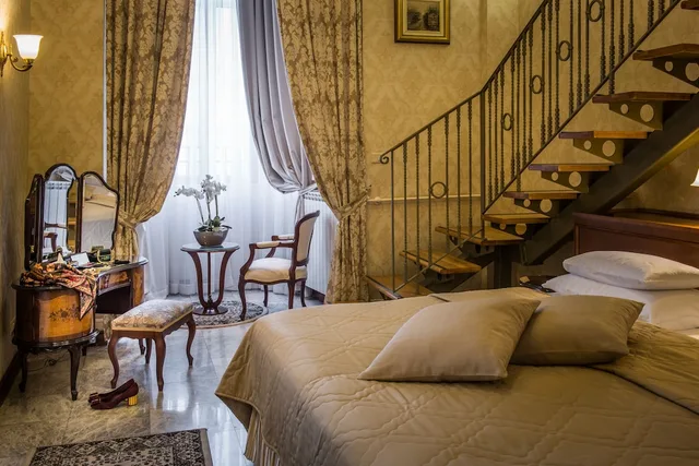 جناح ملكي بسرير كينج، Moskva Hotel 2/5