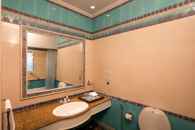 غرفة سوبيريور بسرير كوين، Coconut Grove 3/3