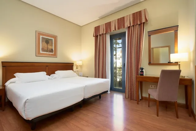 Premium, Becquer Hotel 2/10