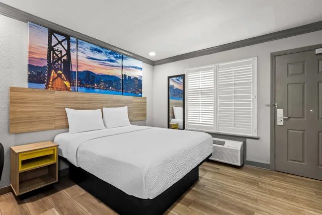 Room, Queen Bed, Accessible, Days Inn By Wyndham San Francisco S/Oyster Point Airport 2/5