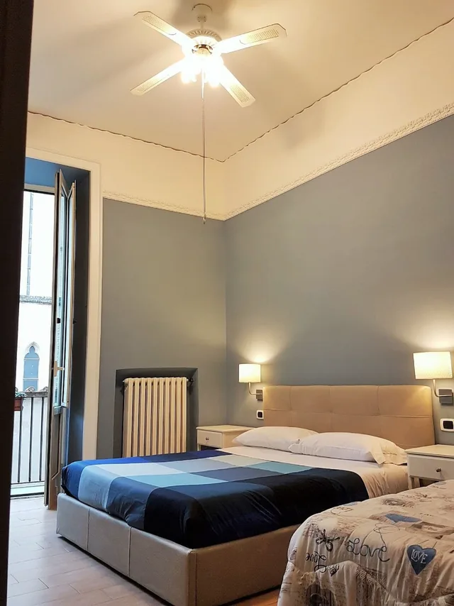 غرفة كومفورت بسرير كوين، Hotel Meuble Santa Chiara Suite 1/10