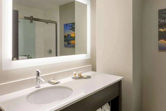 غرفة بسريرين كوين لذوي الإعاقة، La Quinta Inn & Suites by Wyndham St Louis Route 66 4/4