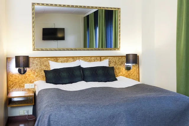 Standard, Queen Bed, Hotel Verso 3/4
