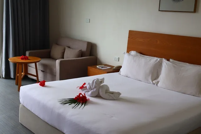 Room, King Bed, Bay View, Sofa، Nalagi Hotel 3/10
