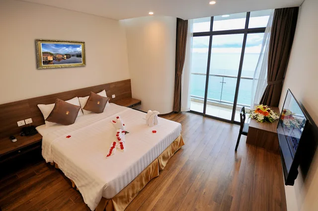 غرفة ديلوكس بسرير كوين بإطلالة على البحر بشرفة، Lenid Nha Trang Hotel 9/10