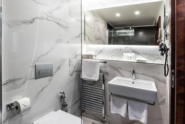 Room, Single, Grand Hotel International 8/8
