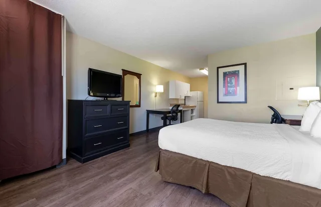 استوديو بسرير كوين لذوي الإعاقة، Extended Stay America Select Suites - Chicago - Hanover Park 1/3