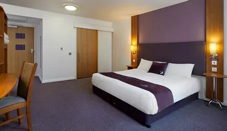 غرفة بسرير مزدوج لذوي الإعاقة، Premier Inn Bradford South 1/1