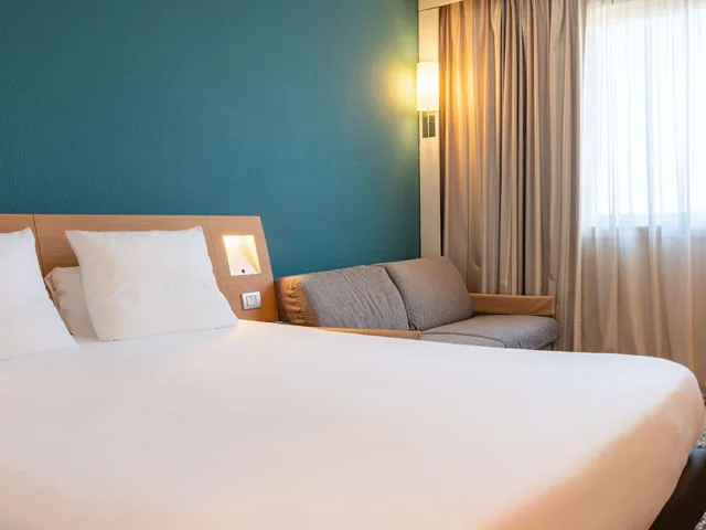 Superior, Double Bed, Sofa, Novotel Roma Est 4/10