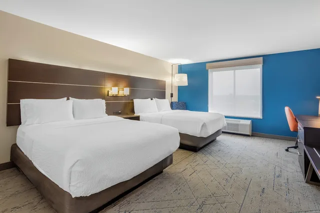 غرفة قياسية بسريرين كوين، Holiday Inn Express Hotel & Suites Newton Sparta 5/9