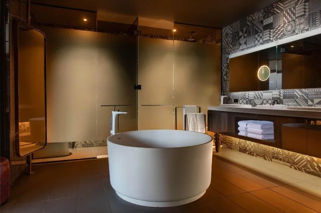 1 Bedroom, 2 Rooms, Superior, Suite, King Bed, Skyline View, Concierge Level, Corner، W Philadelphia 4/5