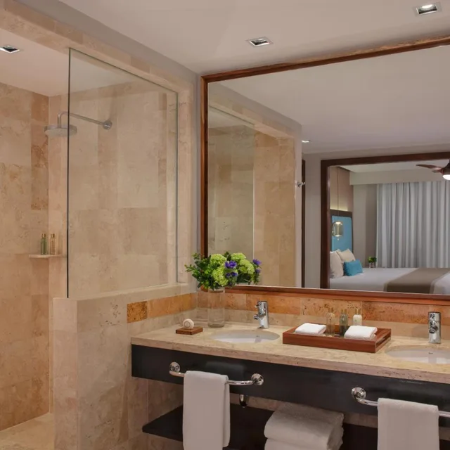 Preferred Club, King Bed, Ocean View، Dreams Jade Resort And Spa 3/3