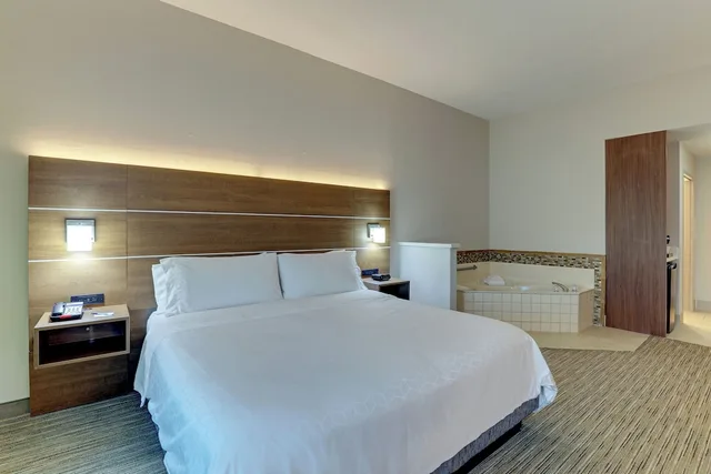 جناح بسرير كينج، Holiday Inn Express Campbellsville 2/7