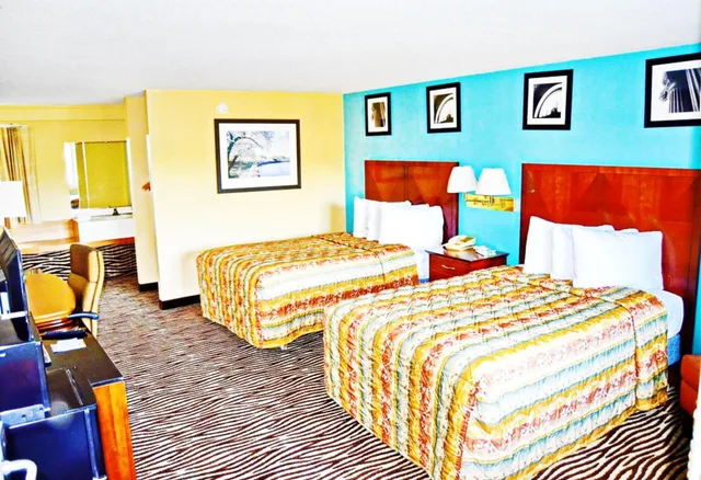 غرفة ديلوكس بسريرين مزدوجين، Flagship Inn And Suites 1/3