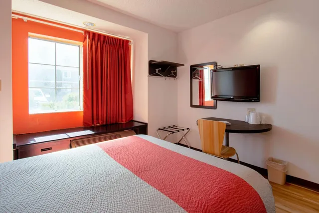 غرفة بسرير كوين، Motel6 El Paso, TX - Southeast 8/10
