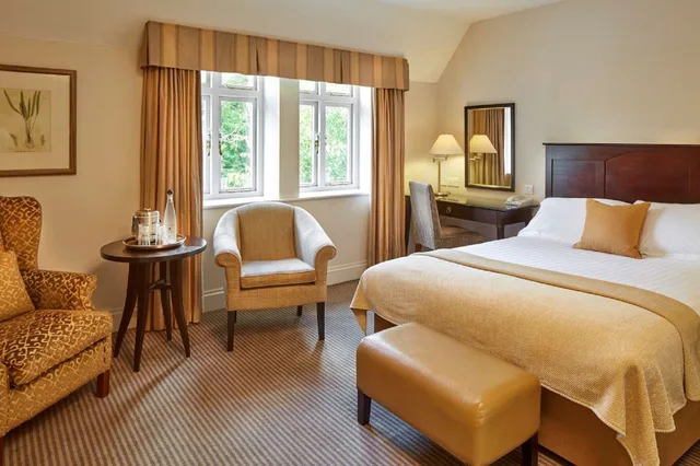 غرفة ديلوكس بسرير مزدوج، Macdonald Frimley Hall Hotel And Spa 1/1