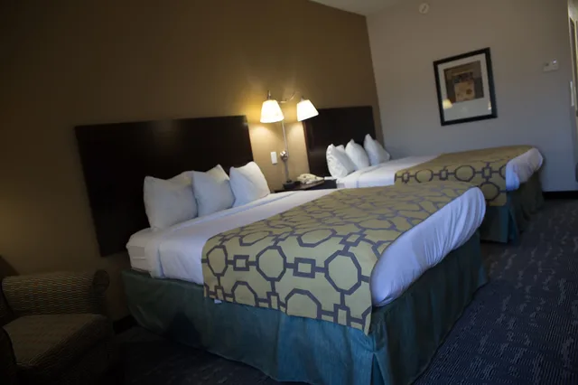 Room, 2 Queen Beds, Baymont By Wyndham Saraland 3/5